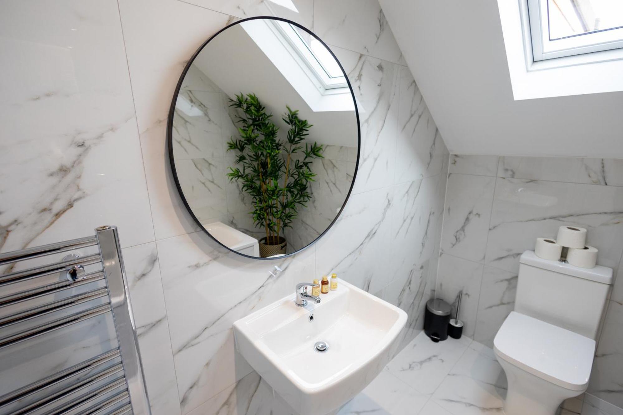 Contemporary 3Br Flat In Watford Apartment Watford  Exterior photo